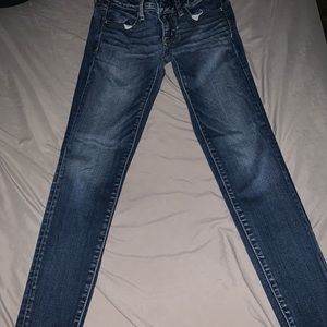 Size 2 AE jeans low rise. Gently worn
